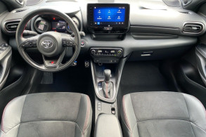 TOYOTA YARIS 116H GR SPORT 5P MY22