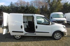 FIAT DOBLO CARGO STANDARD 1.6 MULTIJET 120 CH 750 KG BUSINESS