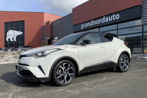 TOYOTA C HR 122H GRAPHIC 2WD E CVT RC18