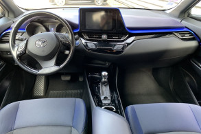 TOYOTA C HR 122H GRAPHIC 2WD E CVT RC18