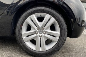 PEUGEOT 208 1.2 PURETECH 82CH E6.2 EVAP SIGNATURE 5P