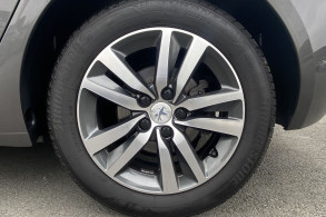 PEUGEOT 308 1.5 BLUEHDI 130CH S S TECH EDITION