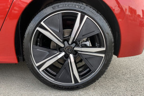 PEUGEOT 308 1.5 BLUEHDI 130CH S S GT EAT8