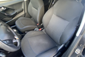 PEUGEOT 208 1.2 PURETECH 82CH STYLE 5P