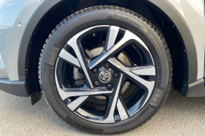 TOYOTA C HR 122H COLLECTION 2WD E CVT MY22