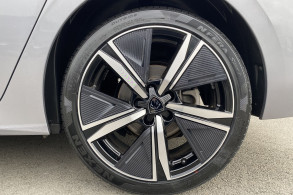PEUGEOT 308 1.5 BLUEHDI 130CH S S GT EAT8