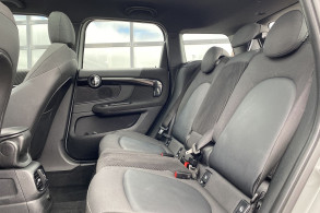 MINI COUNTRYMAN ONE D 116CH OAKWOOD