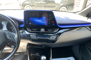 TOYOTA C HR 122H GRAPHIC 2WD E CVT