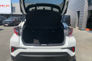 TOYOTA C HR 122H GRAPHIC 2WD E CVT