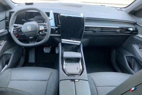 RENAULT AUSTRAL NEUF 23 