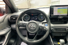 TOYOTA YARIS 116H PREMIERE 5P