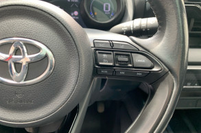TOYOTA YARIS 116H PREMIERE 5P