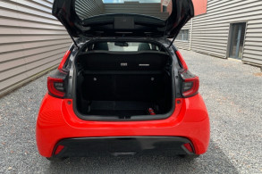 TOYOTA YARIS 116H PREMIERE 5P