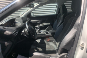 PEUGEOT 3008 1.5 BLUEHDI 130CH S S CROSSWAY