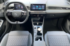 MG MOTOR MG3 NEUF HYBRID 195CH LUXURY