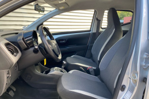 TOYOTA AYGO 1.0 VVT I 72CH X PLAY X SHIFT 5P MY21