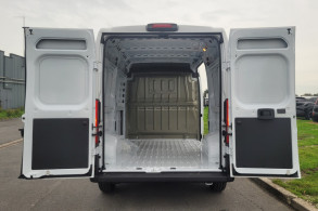 PEUGEOT BOXER FG L2H2 3.3 140CH S S PACK PREMIUM CONNECT