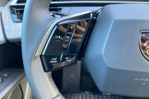 PEUGEOT 5008 NEUF 27 HYBRID 145CH ALLURE E DCS6