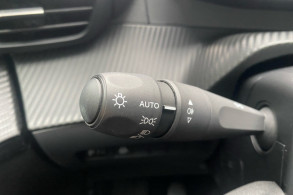 PEUGEOT 208 1.2 ESSENCE 100CH S S ALLURE PACK