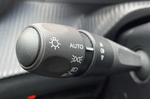 PEUGEOT 208 1.2 ESSENCE 100CH S S ALLURE PACK