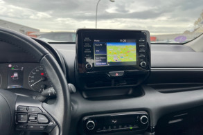 TOYOTA YARIS 116H FRANCE BUSINESS 5P