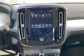 VOLVO XC40 T3 163CH MOMENTUM GEARTRONIC 8