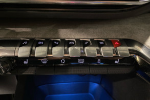 PEUGEOT 3008 1.6 ESSENCE 180CH S S GT PACK EAT8