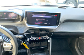 PEUGEOT 208 1.2 ESSENCE 100CH S S ALLURE